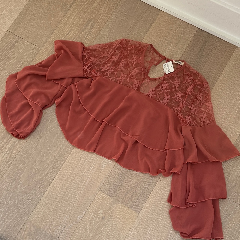 Essue Ruffled Lace Cropped Blouse - Pink